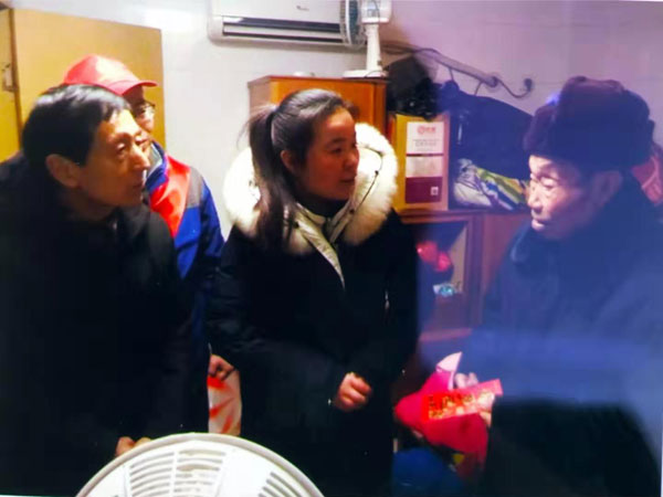 2019��1��31�����磬����������վվ������ɽ����һ��ͤ������ί��ǲ̫��d���У���¹�������ο�ʽ�