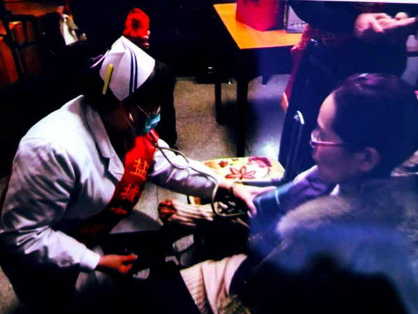 2019��1��31�����磬ҽ��־Ը�ߣ�Ϊ�м��ˣ�����������Ѫѹ��