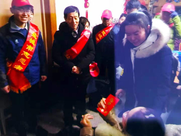 2019��1��31�����磬����������վվ������ɽ�������ͤ������ί��ǲ̫��d����һ����м�����ο�ʽ�